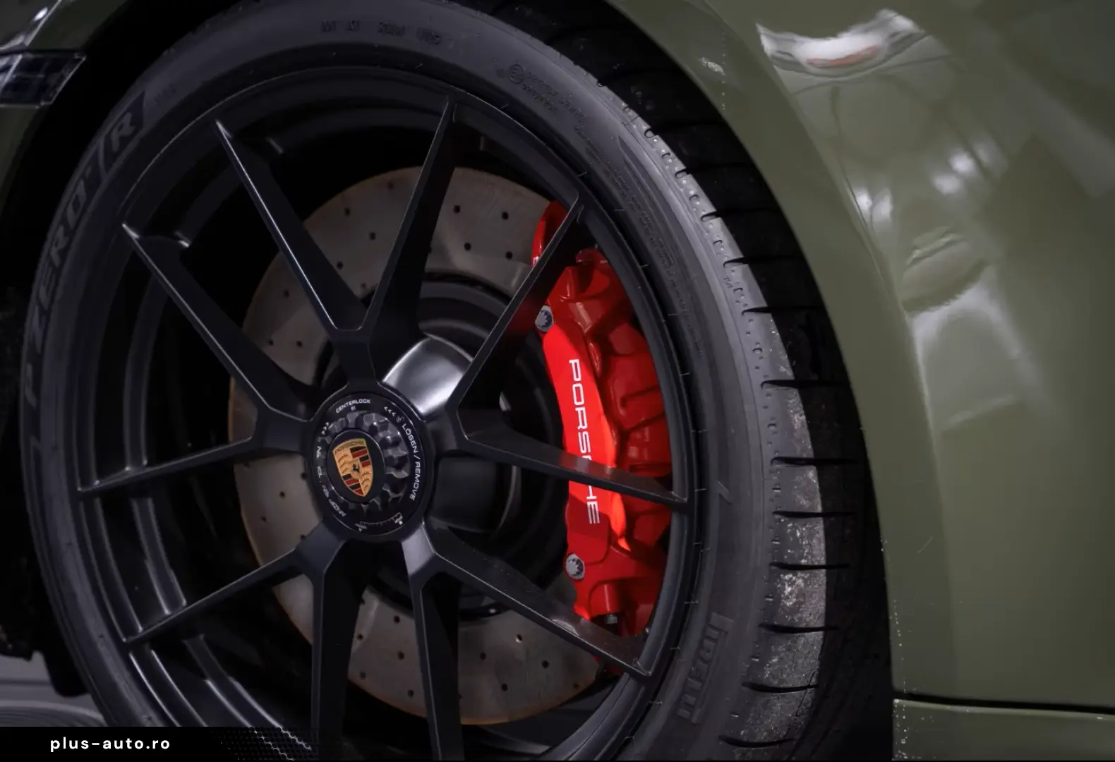 Porsche 992 911 Carrera 4 GTS Cabrio Natooliv