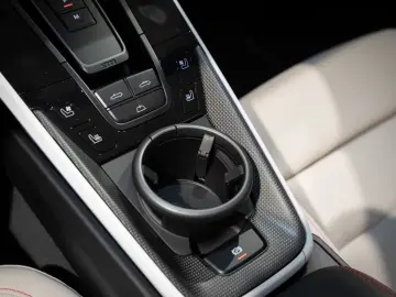 Porsche 992 911 Carrera 4 GTS Cabrio Natooliv