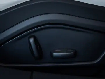 PORSCHE Panamera 4 Panodach Beifahrerdisplay Luft 21