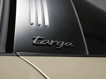 Porsche 992 911 Targa 4 GTS FnW SportDesign