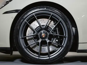 Porsche 992 911 Targa 4 GTS FnW SportDesign