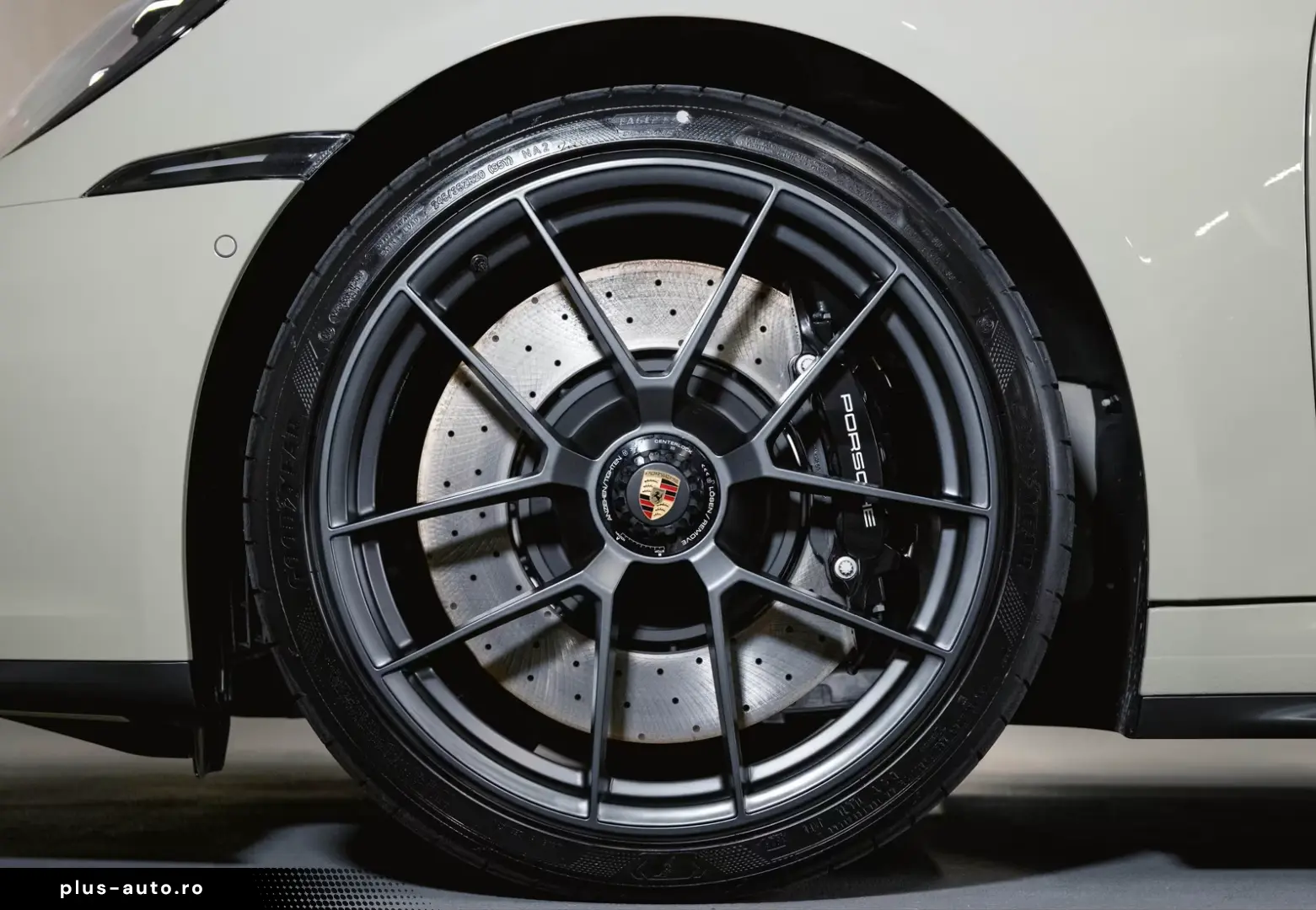 Porsche 992 911 Targa 4 GTS FnW SportDesign