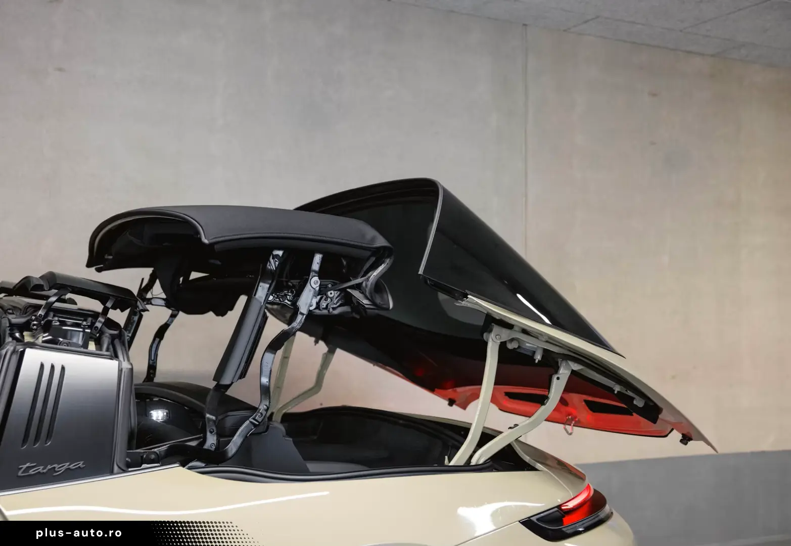 Porsche 992 911 Targa 4 GTS FnW SportDesign
