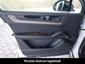 Porsche Cayenne Basis E-Hybrid Black Edition SportDesing