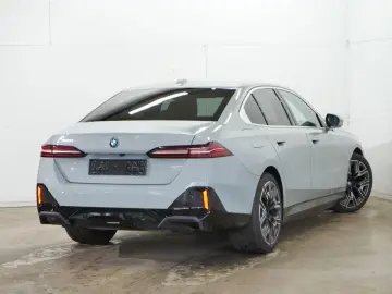 BMW 550e xDrive M Sport