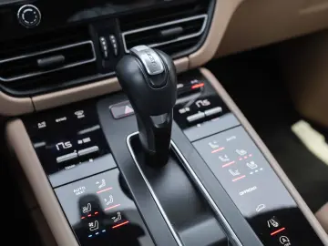 Porsche Macan T PDK