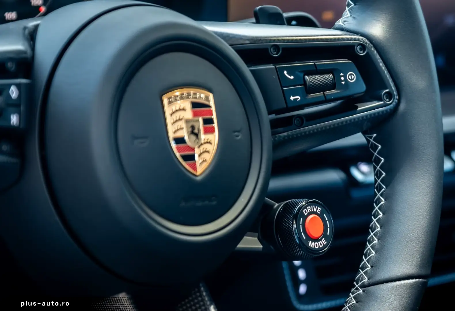 Porsche 992 911 Carrera GTS Cabrio Burmester
