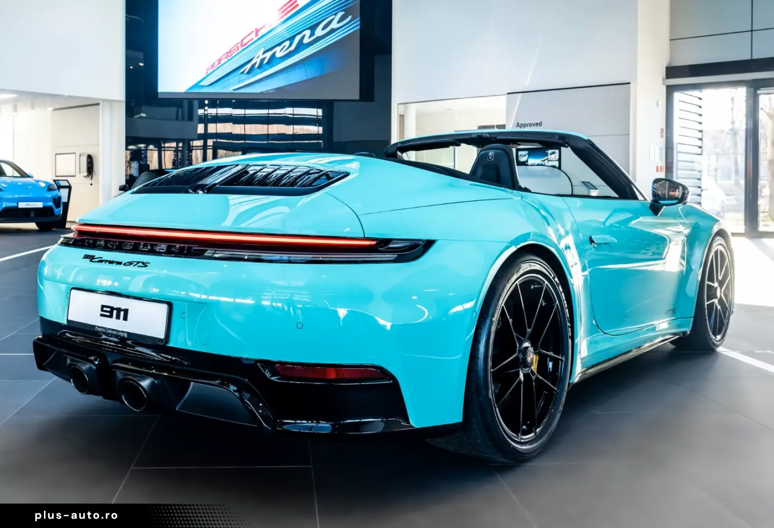 Porsche 992 911 Carrera GTS Cabrio Burmester