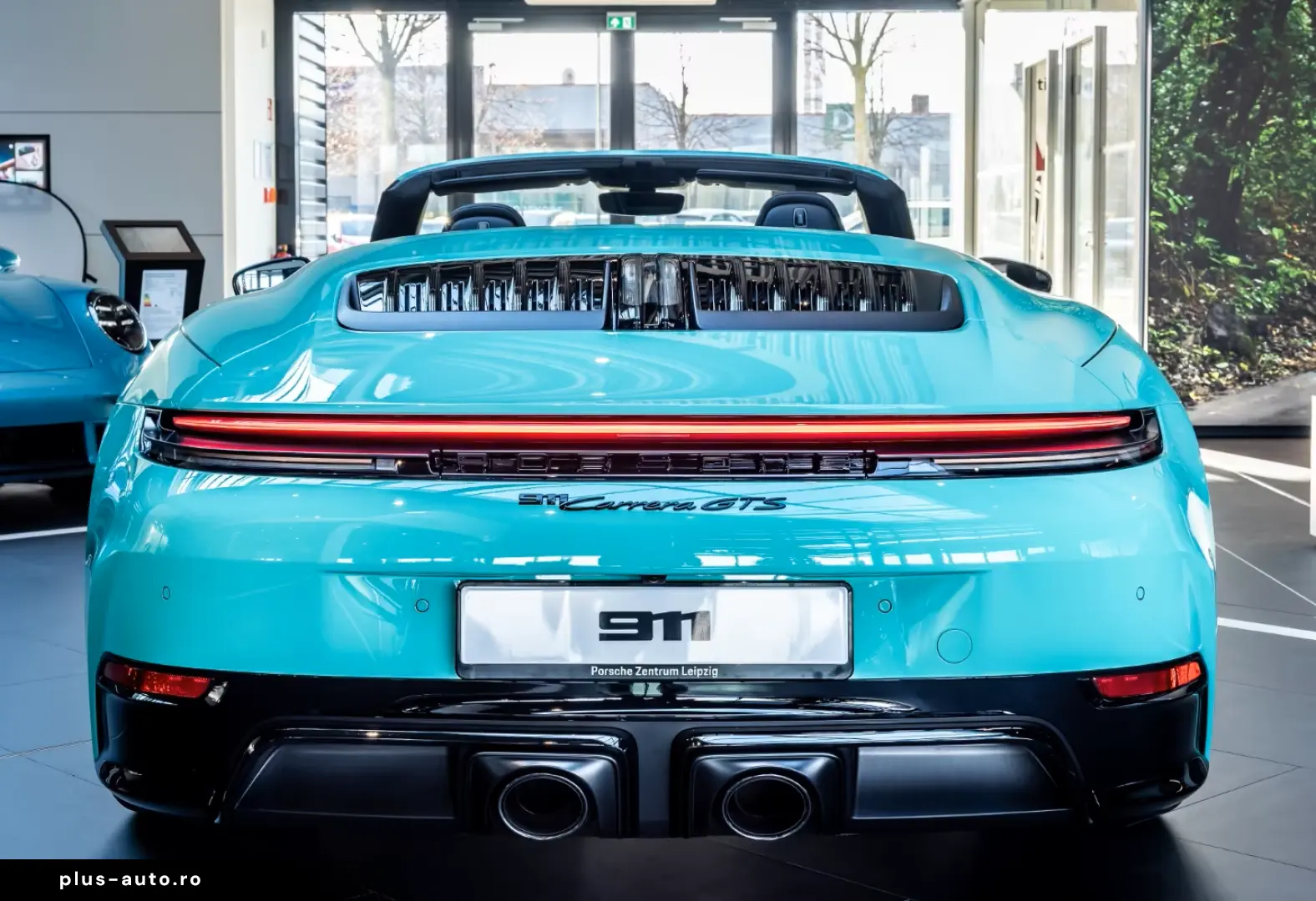 Porsche 992 911 Carrera GTS Cabrio Burmester