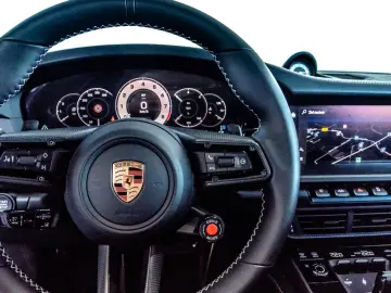 Porsche 992 911 Carrera GTS Cabrio Burmester