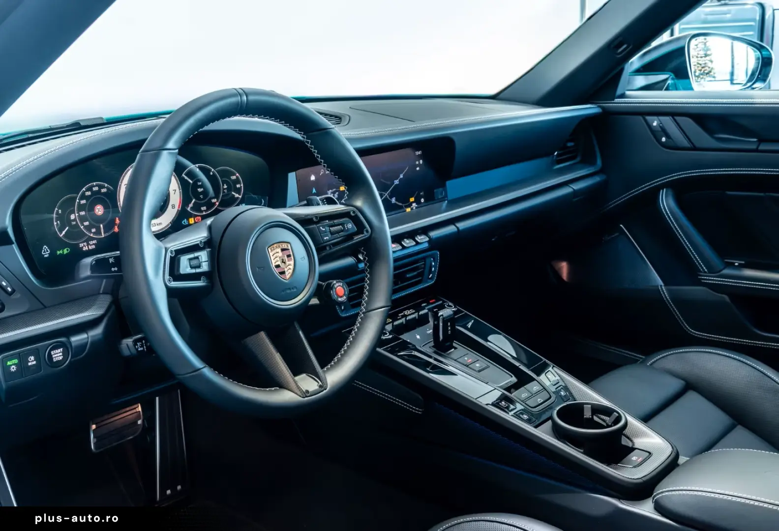 Porsche 992 911 Carrera GTS Cabrio Burmester