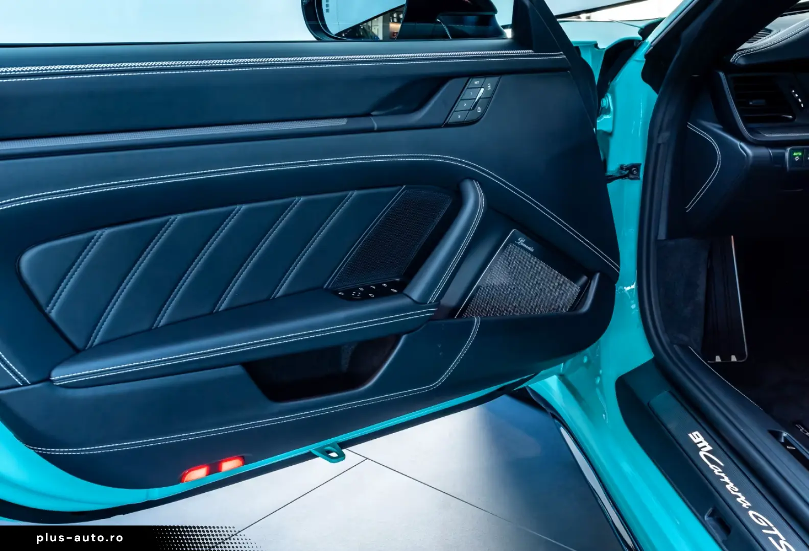 Porsche 992 911 Carrera GTS Cabrio Burmester