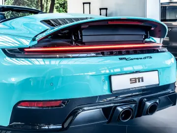 Porsche 992 911 Carrera GTS Cabrio Burmester