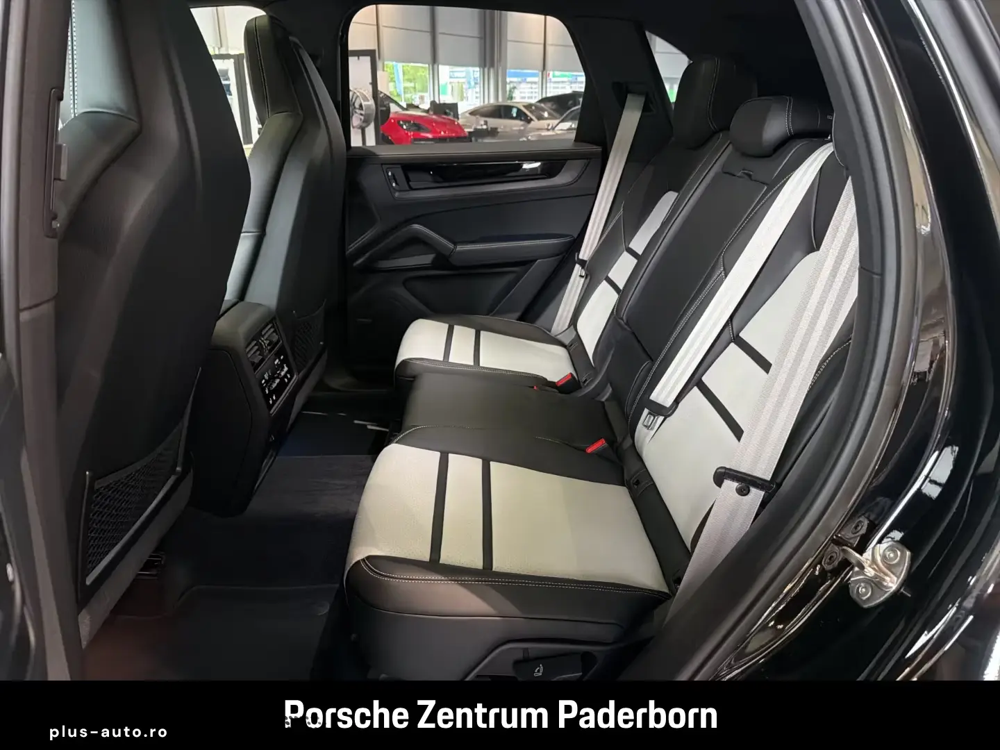 Porsche Cayenne E-Hybrid Black Edition