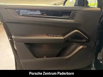 Porsche Cayenne E-Hybrid Black Edition