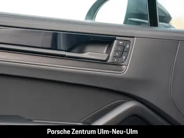 Porsche Cayenne E-Hybrid Coupe Black Edition
