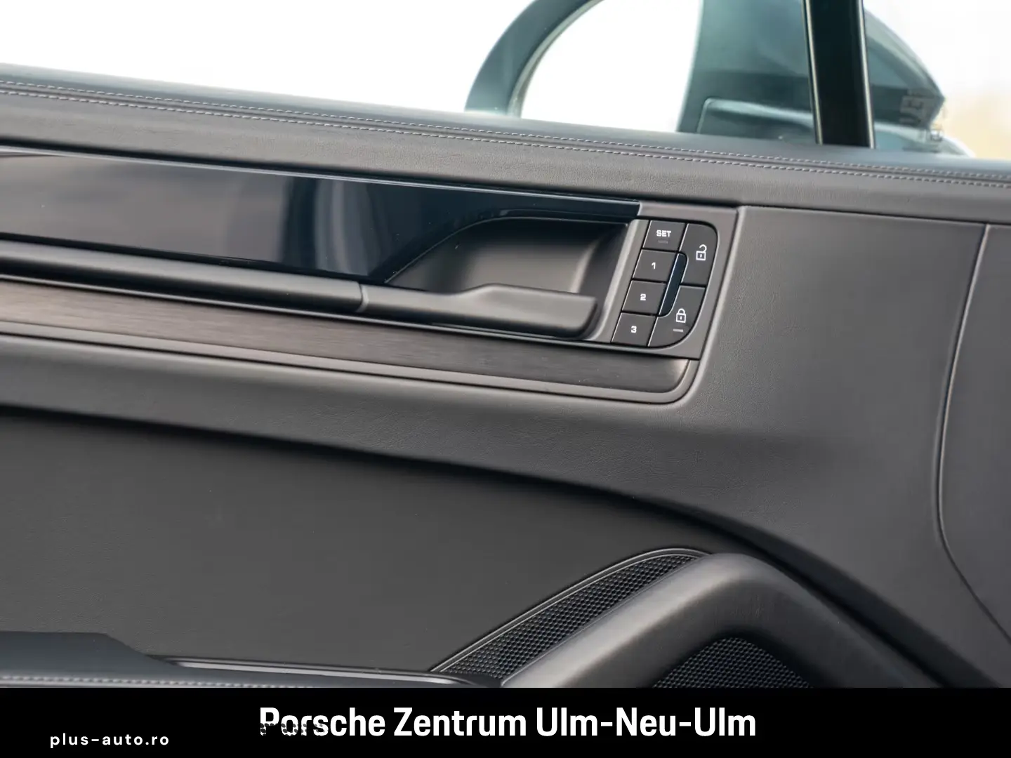 Porsche Cayenne E-Hybrid Coupe Black Edition