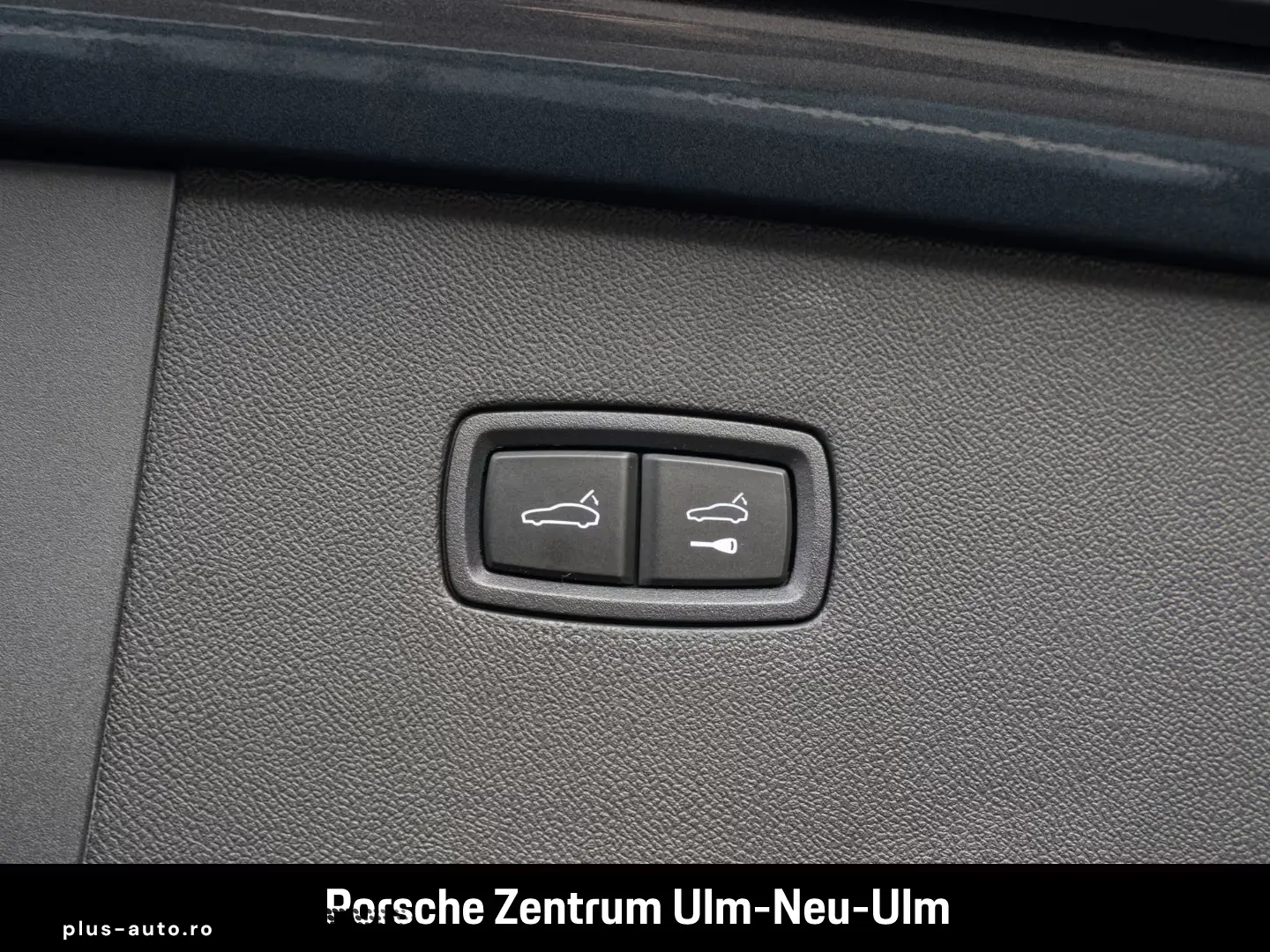 Porsche Cayenne E-Hybrid Coupe Black Edition
