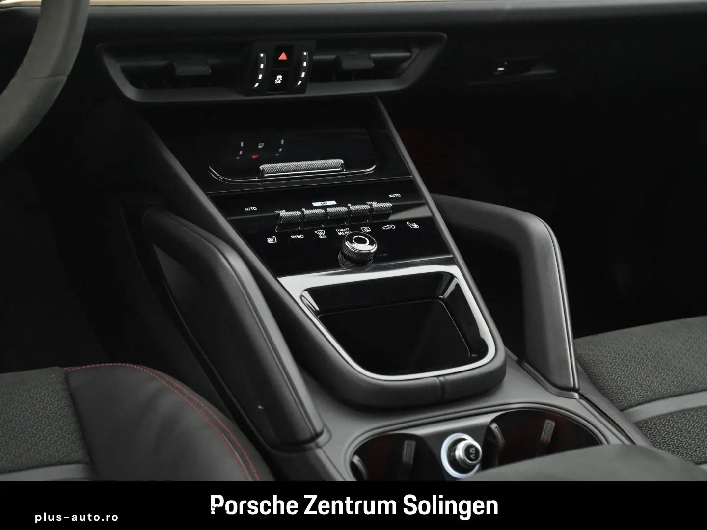 PORSCHE Cayenne GTS PANO HEAD-UP INNO PDCC HINTERACHS AH