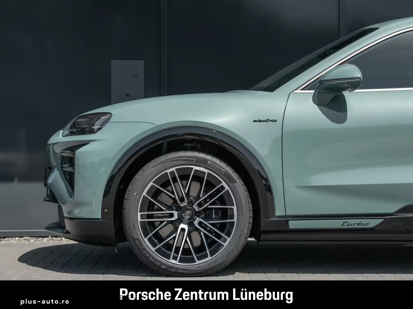 Porsche Cayenne Turbo Electric Burmester Active Ride