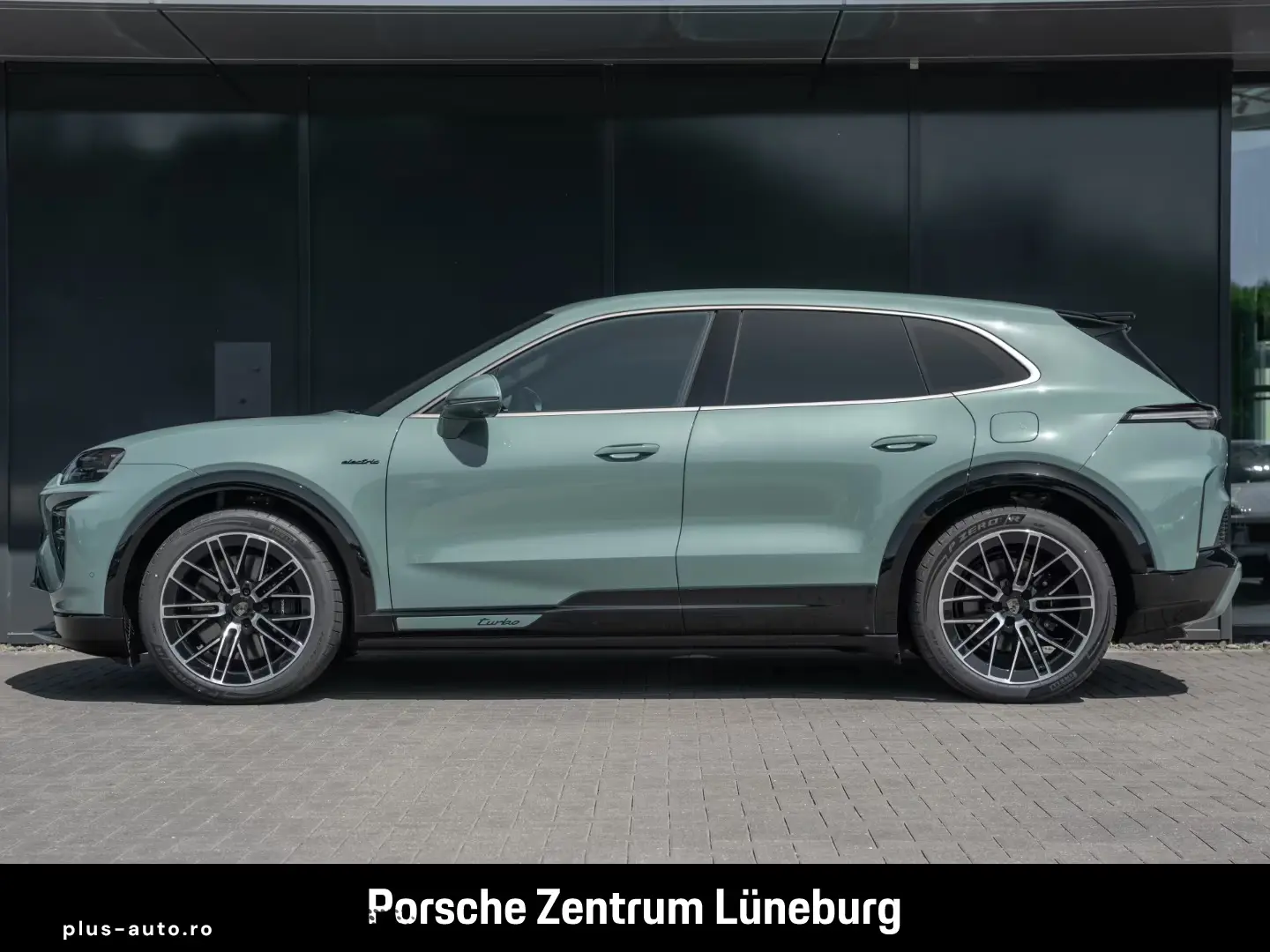Porsche Cayenne Turbo Electric Burmester Active Ride