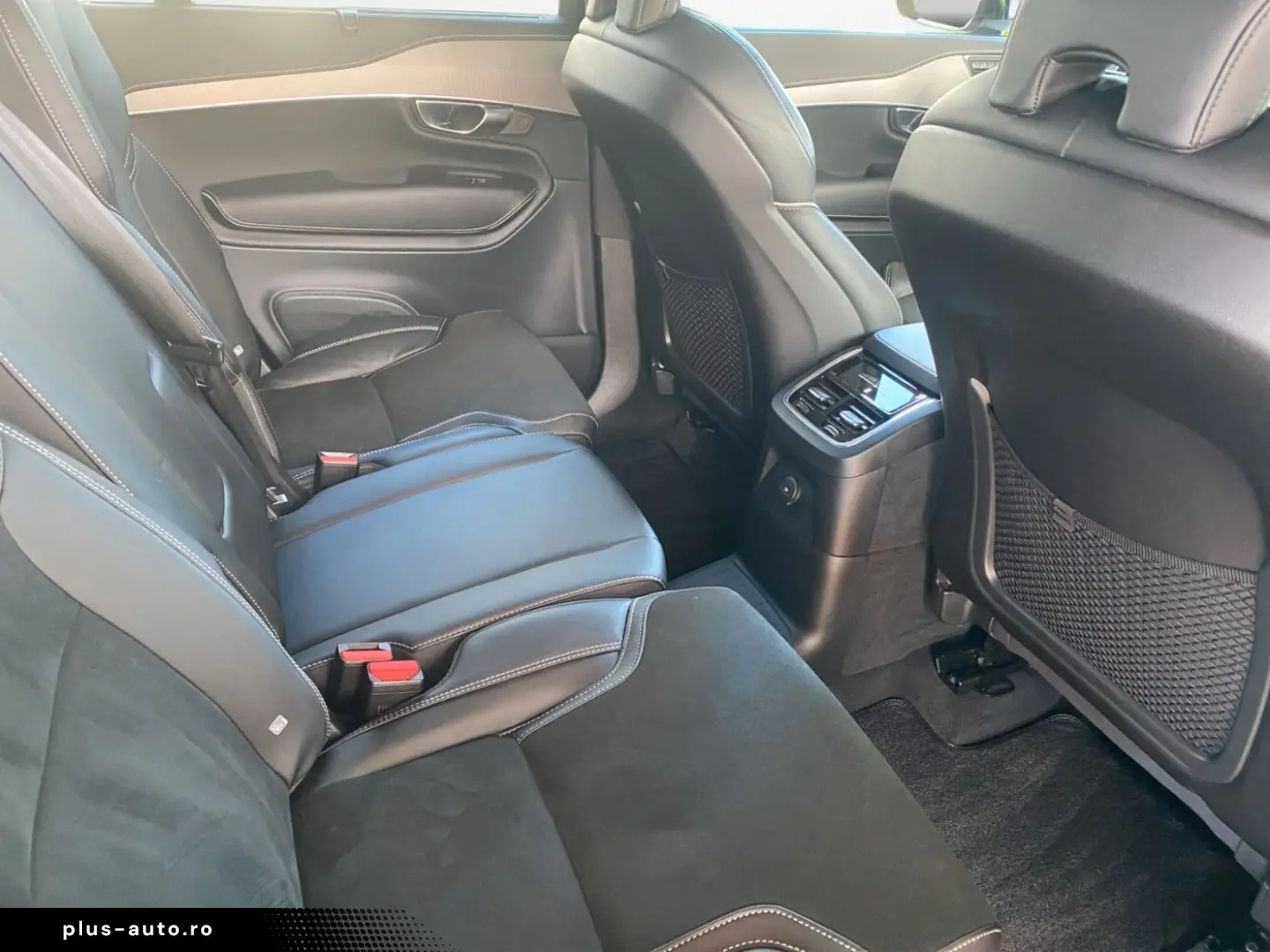 VOLVO XC90 T8 R Design Edition Recharge LED DAB