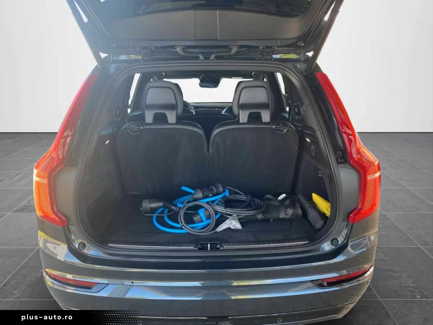 VOLVO XC90 T8 R Design Edition Recharge LED DAB