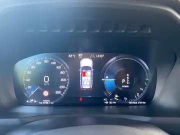 VOLVO XC90 T8 R Design Edition Recharge LED DAB