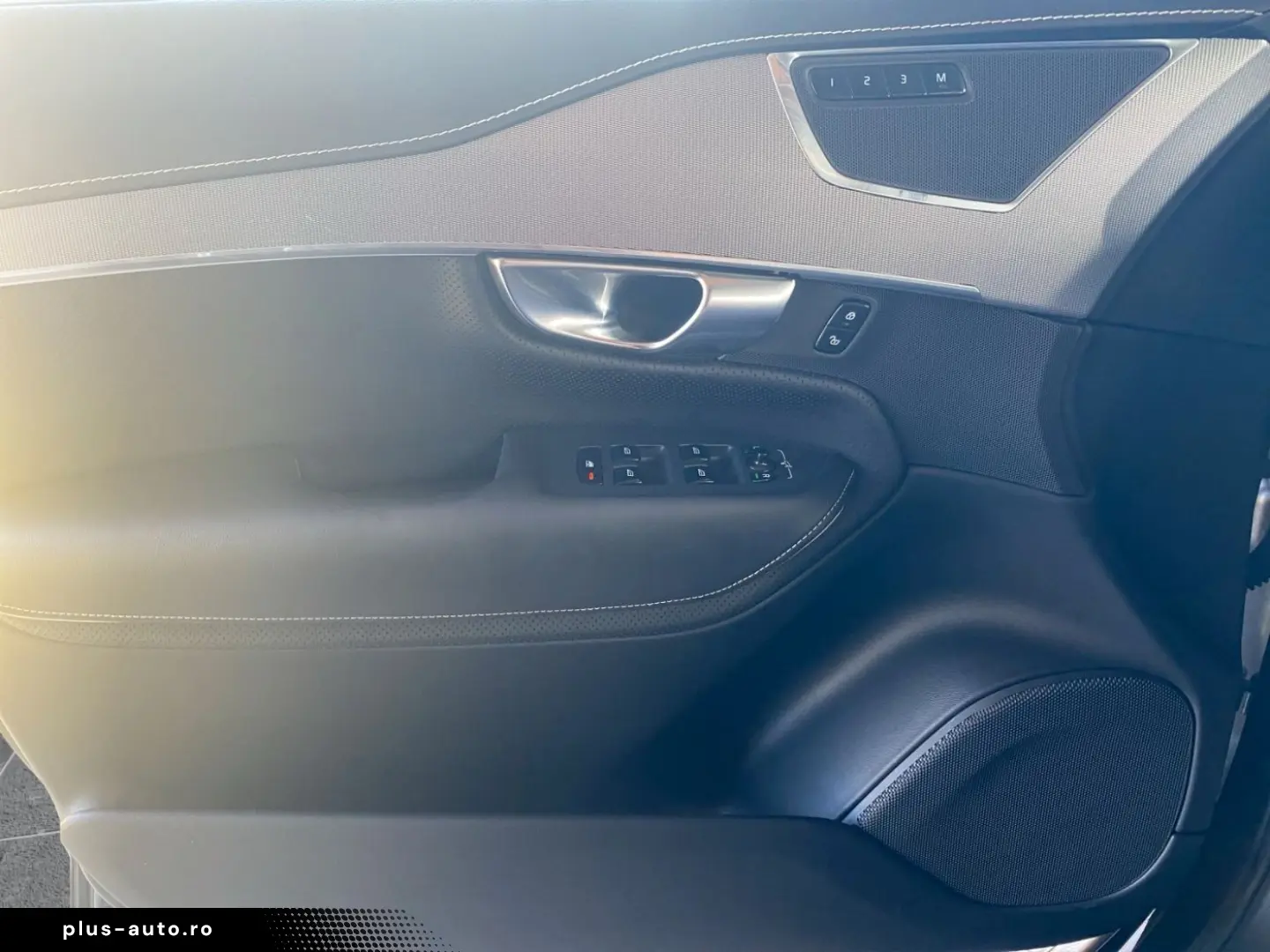 VOLVO XC90 T8 R Design Edition Recharge LED DAB