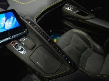 Corvette C8 Stingray 3LT Targa Z51 Performa