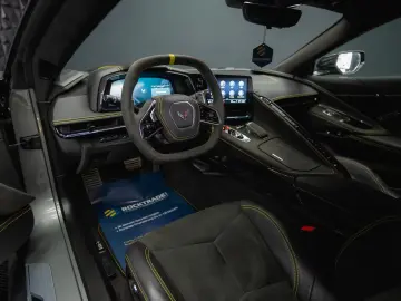 Corvette C8 Stingray 3LT Targa Z51 Performa