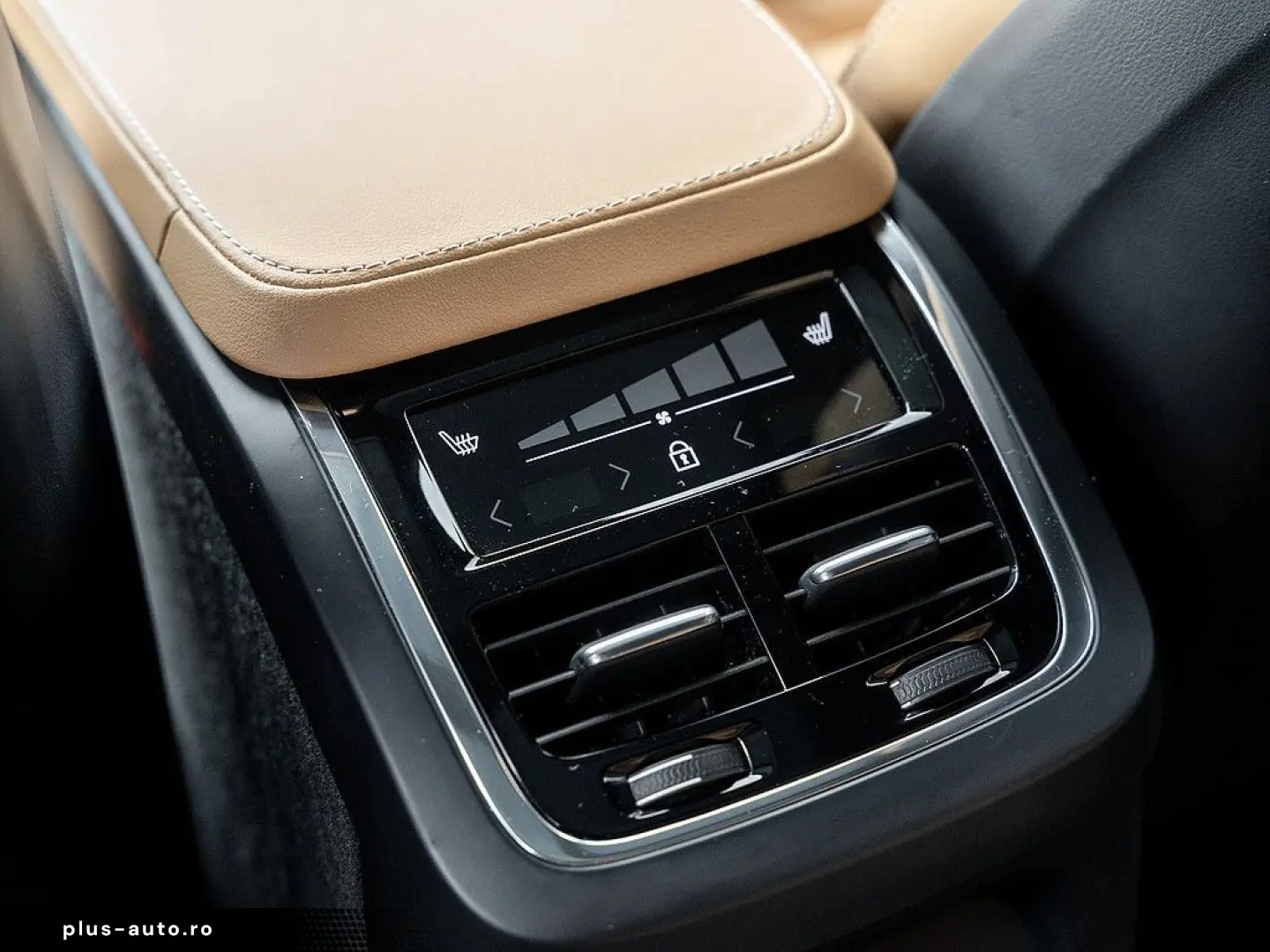 VOLVO XC90 T8 AWD Inscription HGSD NAVI AHK ACC LED