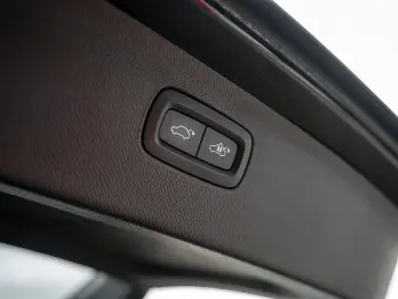VOLVO XC90 T8 AWD Inscription HGSD NAVI AHK ACC LED