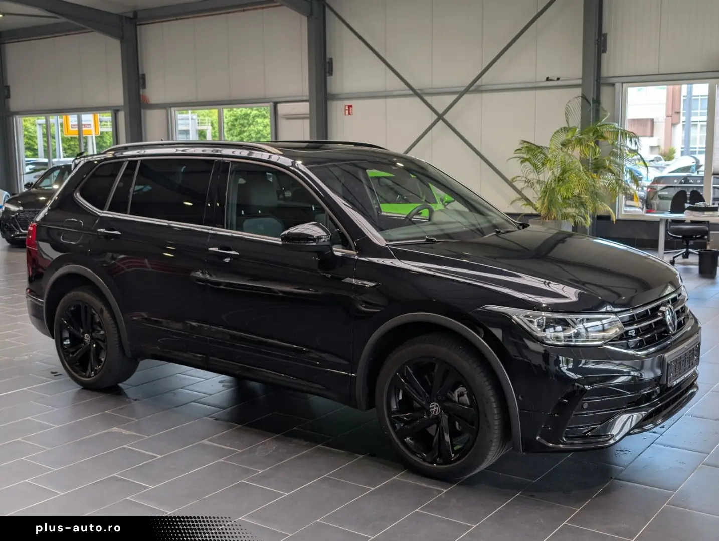 VW Tiguan Allspace 2.0 TSI 4Moti DSG R-Line 7-Sitz