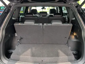 VW Tiguan Allspace 2.0 TSI 4Moti DSG R-Line 7-Sitz