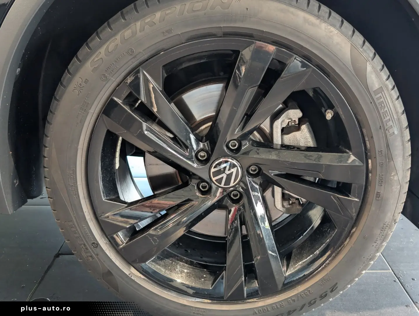 VW Tiguan Allspace 2.0 TSI 4Moti DSG R-Line 7-Sitz