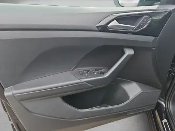 VW T-Cross 1.5 TSI 110 kW DSG R-line  DAB  NAV LED