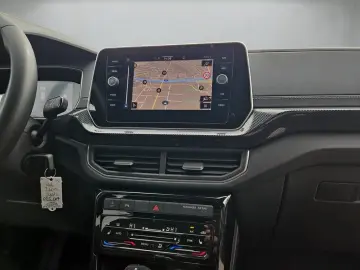 VW T-Cross 1.5 TSI 110 kW DSG R-line  DAB  NAV LED