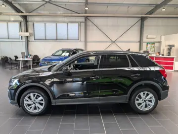 AUDI Q2 35 TFSI S tronic 1.Hand