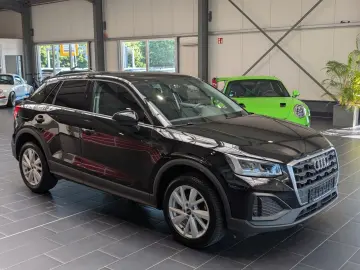 AUDI Q2 35 TFSI S tronic 1.Hand