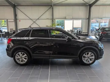 AUDI Q2 35 TFSI S tronic 1.Hand