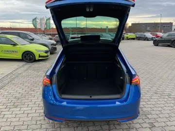 SKODA Octavia Limousine 1.5 TSI DSG Selection Licht&Si