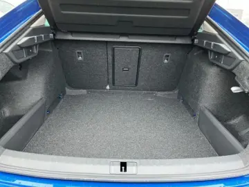 SKODA Octavia Limousine 1.5 TSI DSG Selection Licht&Si