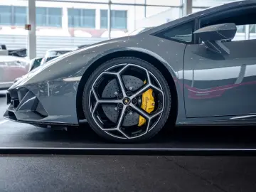 LAMBORGHINI Huracán EVO VAT 1. Hand Lift Sensonum