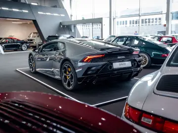 LAMBORGHINI Huracán EVO VAT 1. Hand Lift Sensonum