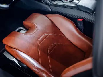 LAMBORGHINI Huracán EVO VAT 1. Hand Lift Sensonum