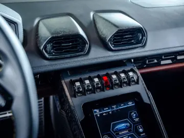 LAMBORGHINI Huracán EVO VAT 1. Hand Lift Sensonum