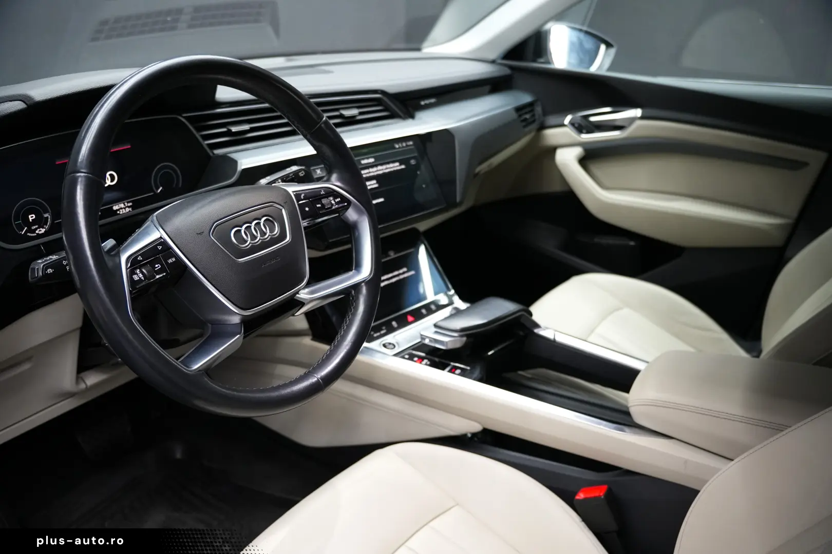 AUDI E-TRON 55 QUATTRO AT