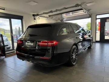 MERCEDES-BENZ E 400 d T 4Matic AMG Multibeam AHK Pano 4xSHZ