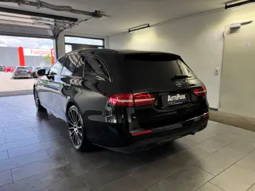 MERCEDES-BENZ E 400 d T 4Matic AMG Multibeam AHK Pano 4xSHZ